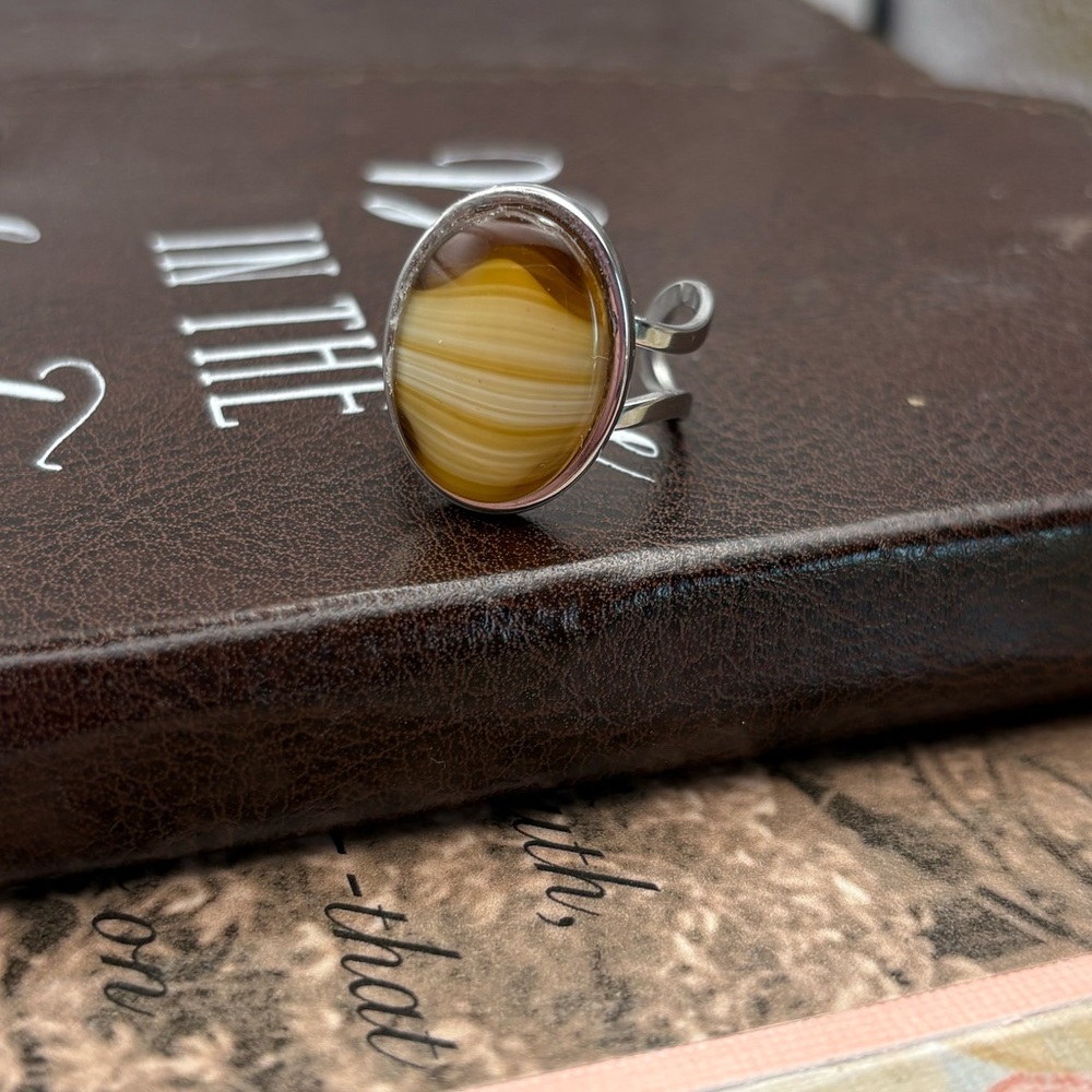 Vintage 1970s Yellow Striped Agate Ring • Stainless Steel Adjustable - Picture 2 of 15